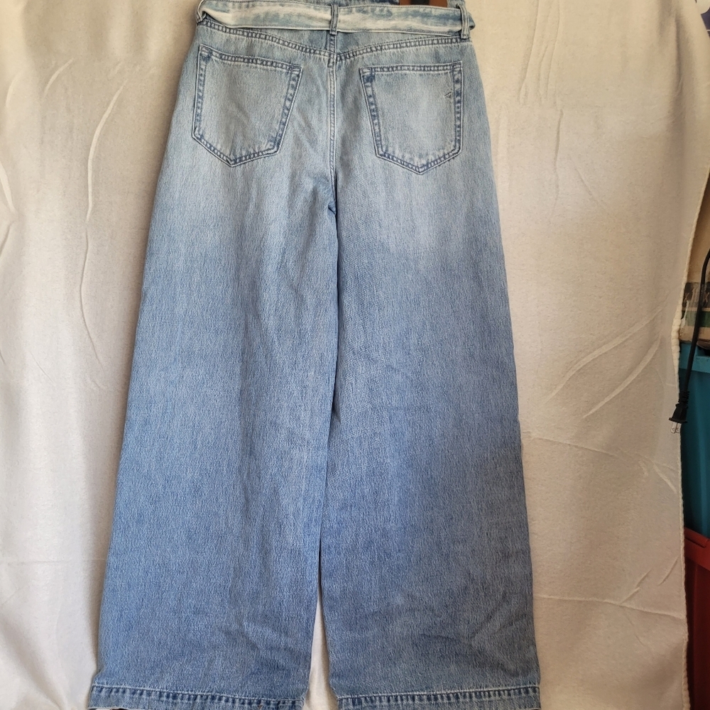 Hidden Women’s Distressed Jeans Size 30 Light Wash Classic 32" Wideleg with belt - Picture 4 of 9